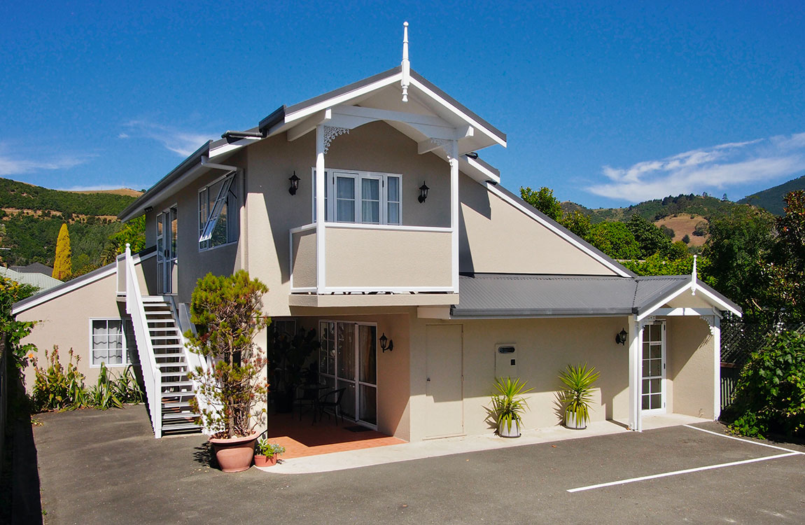 Four Bedroom Holiday Home